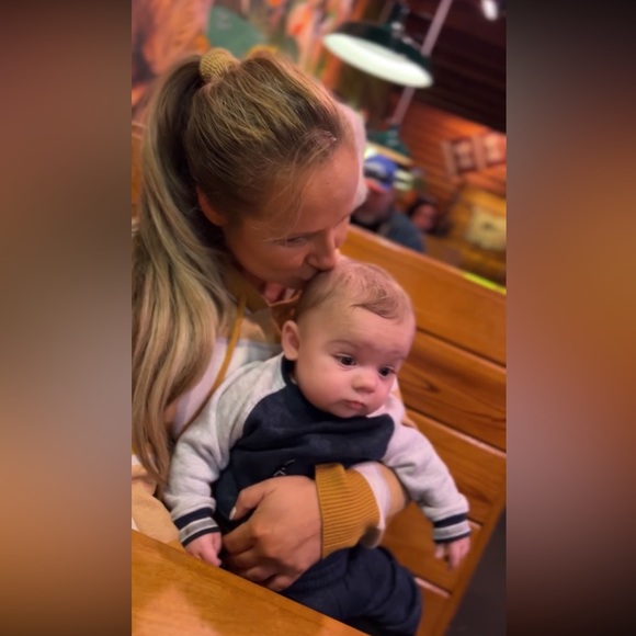 Meet your Posher, Anna - Picture 1 of 2